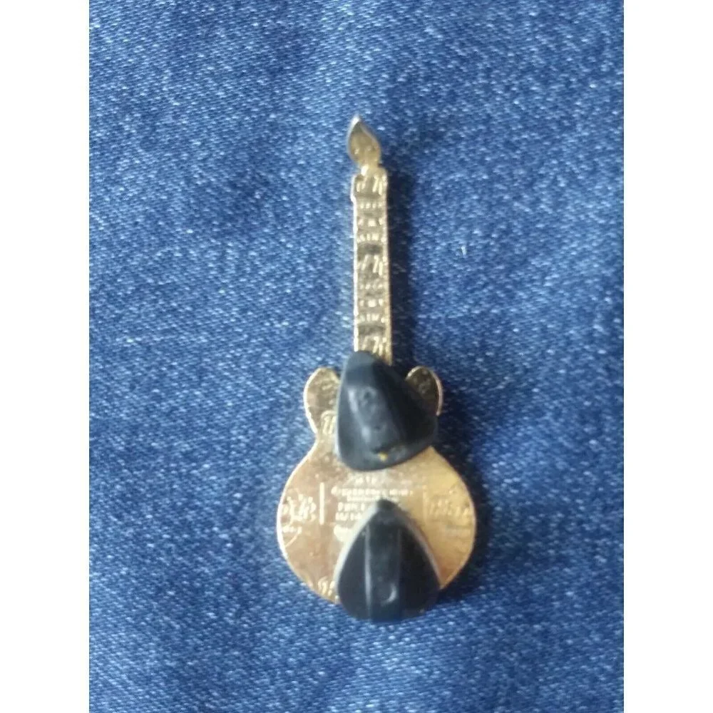 Seminole Hard Rock Casino & Hotel Guitar Pin 3-tier cake Tampa Happy Birthday
